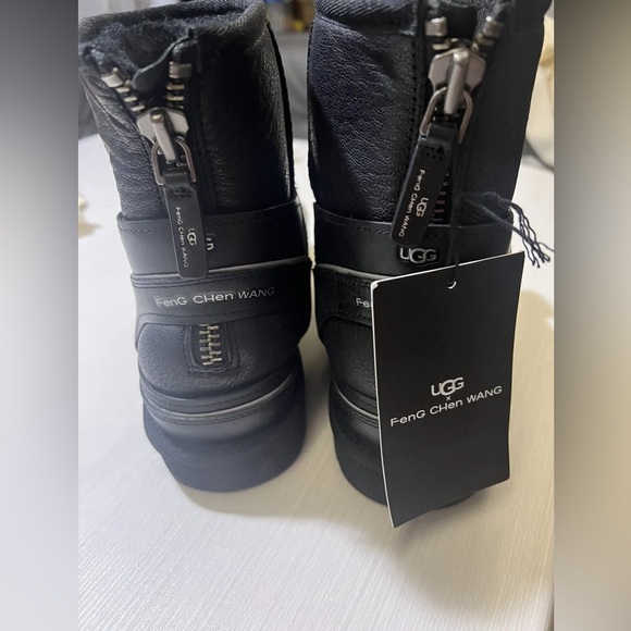 UGG X FENG CHEN WANG UNISEX SANDAL BLACK LEATHER CONVERTIBLE MEN'S SIZE 8 - Picture 2 of 10
